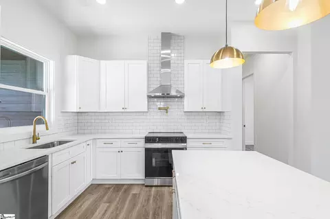 Kitchen - 508 Barnett Rd, Greer, SC 29651 photo 5 of 5