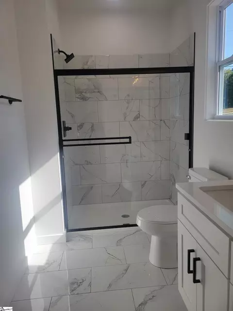 Bath - 350 Blue Willow Cir, Honea Path, SC 29654 photo 1 of 4
