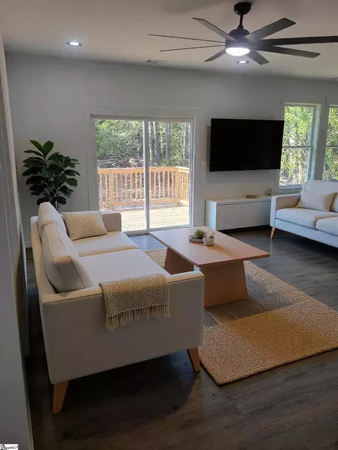 Living - 350 Blue Willow Cir, Honea Path, SC 29654 photo 1 of 1