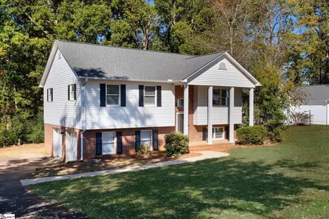 130 Poplar Knoll Dr, Moore, SC 29369