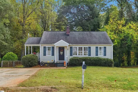 119 E Decatur St, Greenville, SC 29617