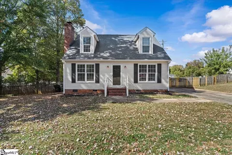 112 Blacks Dr, Greenville, SC 29615