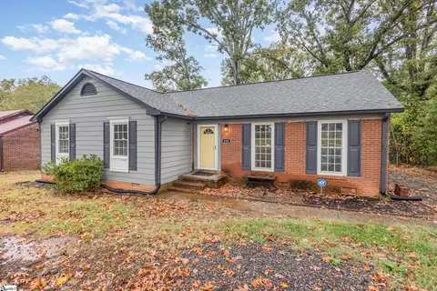 220 Willow Oaks Dr, Spartanburg, SC 29301