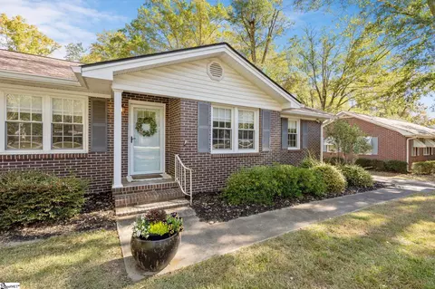 221 Elaine Ave, Taylors, SC 29687