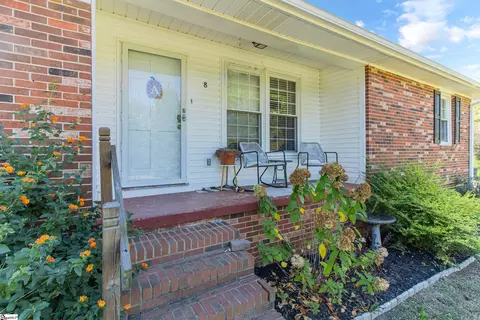 8 Pinecrest Dr, Williamston, SC 29697 photo 4