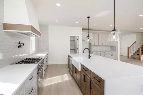 Kitchen - 3621 Pennington Rd, Greer, SC 29651 photo 3 of 3
