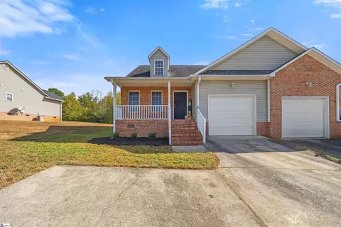 125 River Oaks Cir, Piedmont, SC 29673
