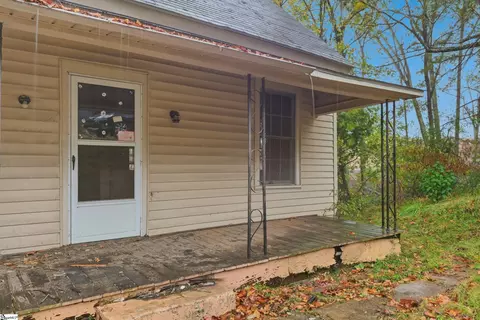 Exterior - 14 Blake St, Pelzer, SC 29669 photo 2 of 5