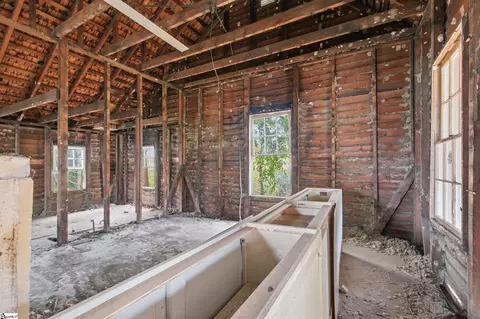 Entry Way - 14 Blake St, Pelzer, SC 29669 photo 3 of 4