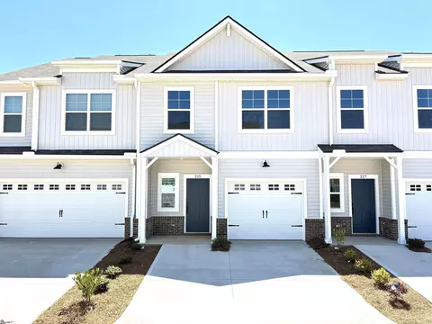215 Crimson Tree Ct, Greenville, SC 29607