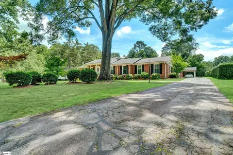 213 Missallie Dr, Clinton, SC 29325