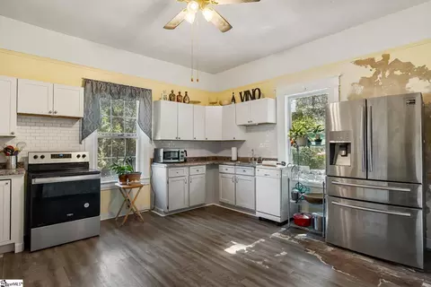 6 W Fleming St, Ware Shoals, SC 29692 photo 11