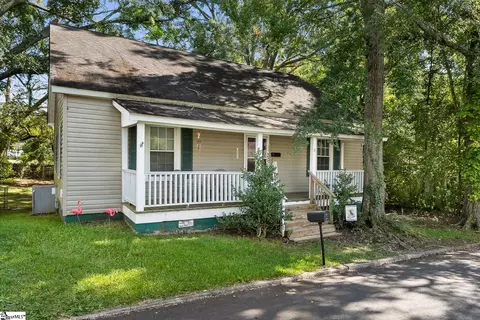 6 W Fleming St, Ware Shoals, SC 29692 photo 3