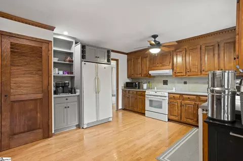 Kitchen - 208 Anders Ave, Mauldin, SC 29662 photo 3 of 3