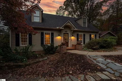 Exterior - 208 Anders Ave, Mauldin, SC 29662 photo 2 of 10
