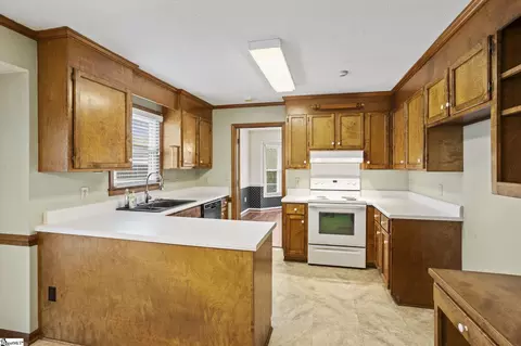 Kitchen - 107 Fairview Pl, Greer, SC 29651 photo 2 of 3