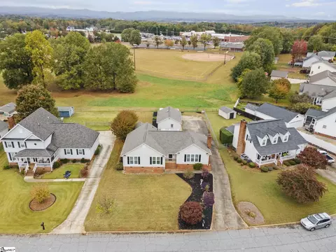 View/Area - 107 Fairview Pl, Greer, SC 29651 photo 7 of 11