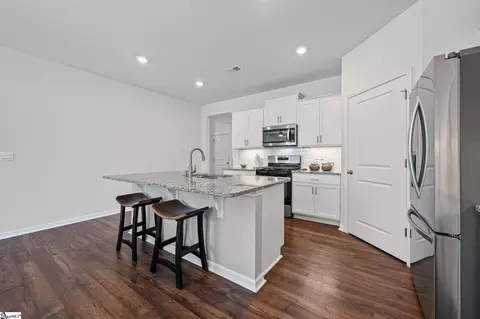 84 Oak Edge Ln, Greer, SC 29651 photo 9