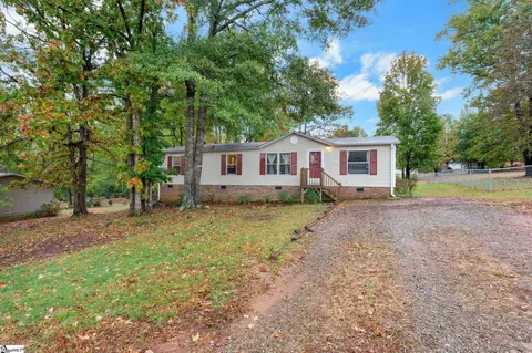 11 Cross Lake Ln, Greer, SC 29651