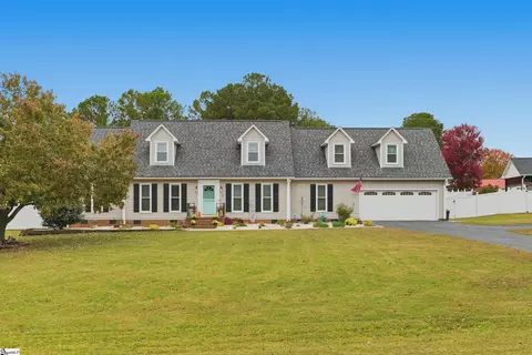 6 Carolina Oaks Dr, Chesnee, SC 29323