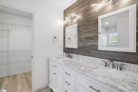 Bath - 107 Robert Daniel Pl, Lyman, SC 29365 photo 3 of 5