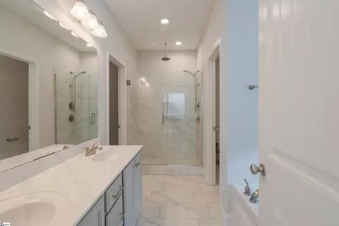 Bath - 432 N Beryl Ln, Chesnee, SC 29323 photo 2 of 4