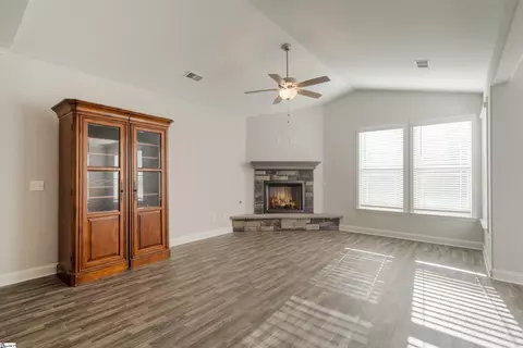 Living - 432 N Beryl Ln, Chesnee, SC 29323 photo 3 of 3