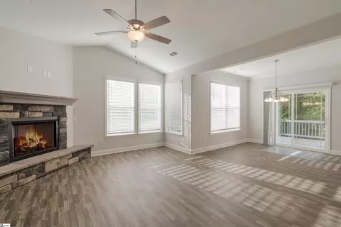 Living - 432 N Beryl Ln, Chesnee, SC 29323 photo 2 of 3