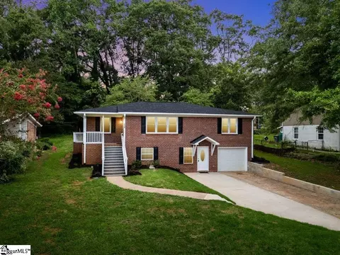 216 Woodview Ave, Spartanburg, SC 29306