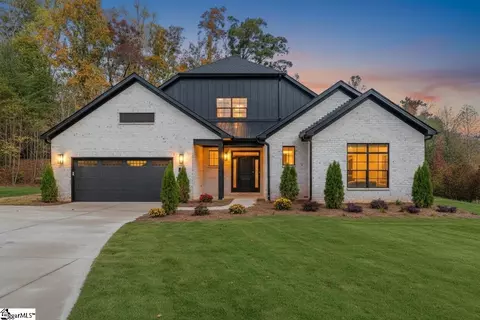 313 Stillwaters Bay Dr, Taylors, SC 29687