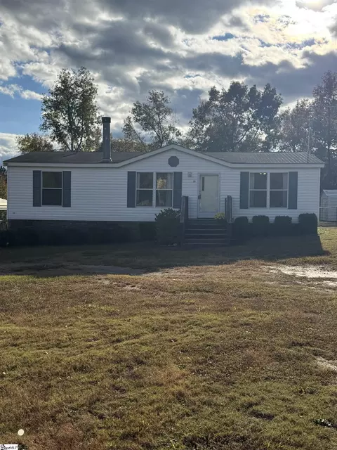 201 Archer Dr, Laurens, SC 29360