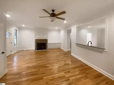 Living - 173 Pearson St, Moore, SC 29369 photo 1 of 7