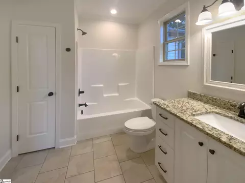 Bath - 173 Pearson St, Moore, SC 29369 photo 3 of 3