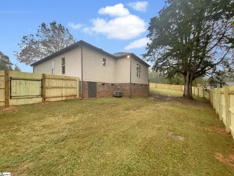 Exterior - 173 Pearson St, Moore, SC 29369 photo 7 of 7