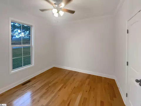 Bedroom - 173 Pearson St, Moore, SC 29369 photo 3 of 5