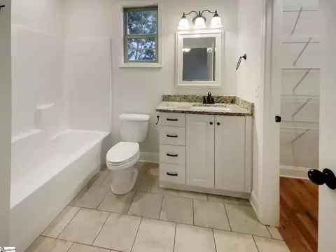 Bath - 173 Pearson St, Moore, SC 29369 photo 2 of 3