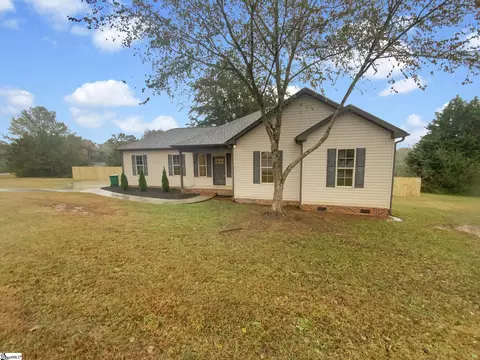 Exterior - 173 Pearson St, Moore, SC 29369 photo 5 of 7
