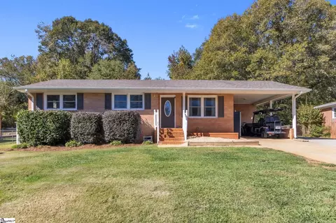 8 Melody Ln, Greenville, SC 29617