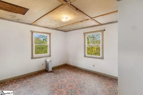 Bedroom - 309 Flat Dr, Buffalo, SC 29321 photo 3 of 5