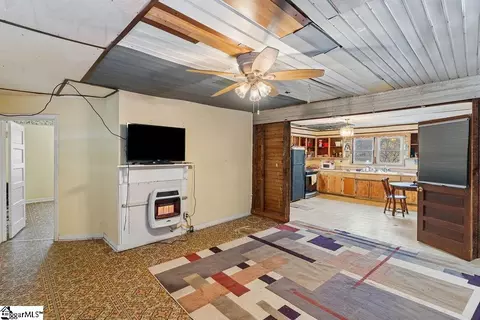 Living - 309 Flat Dr, Buffalo, SC 29321 photo 1 of 3