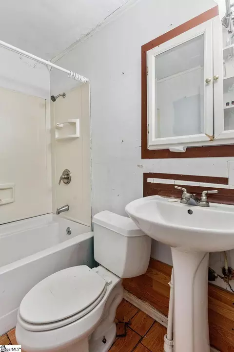 Bath - 309 Flat Dr, Buffalo, SC 29321 photo 1 of 1
