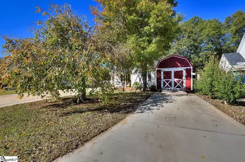 103 Creek Dr, Easley, SC 29642 photo 3