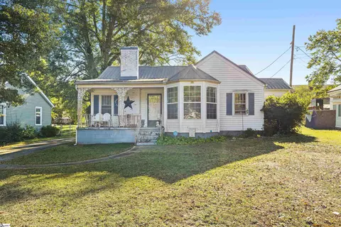 6 Berkley Ave, Greenville, SC 29609