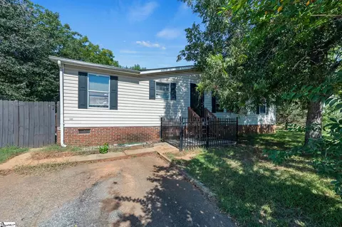 102 Riverbreeze Rd, Greenville, SC 29611