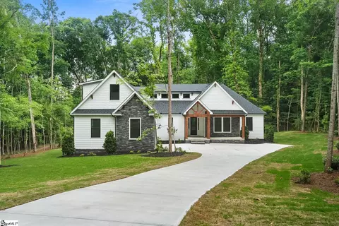 112 Commonwealth Dr, Ninety Six, SC 29666