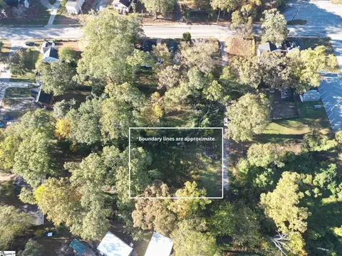220 Rookard Ct, Spartanburg, SC 29303