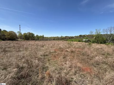 194 Half Moon Rd # -B, Wellford, SC 29385