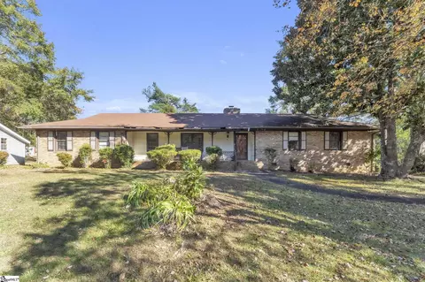 104 Lakecrest Dr, Greer, SC 29651