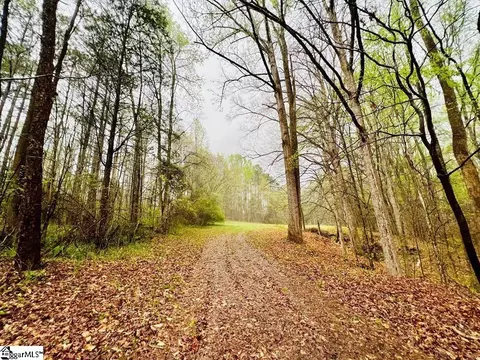 10 Cross St, Abbeville, SC 29620