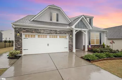 264 Double Crest Dr, Taylors, SC 29687